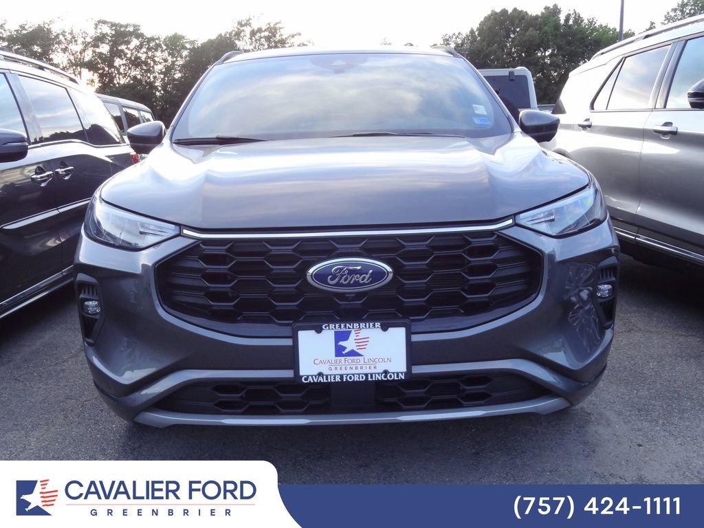 Certified 2023 Ford Escape ST-Line Select w/ Tech Pack #2 AWD/4WD image 2