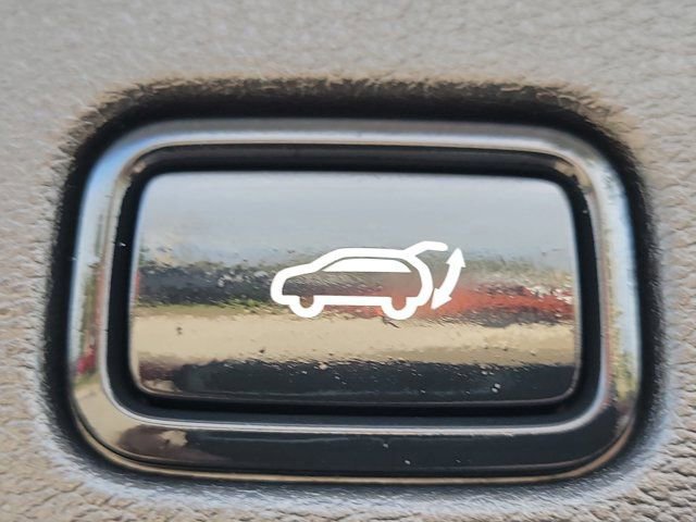 Used 2025 Kia Sportage SX image 13