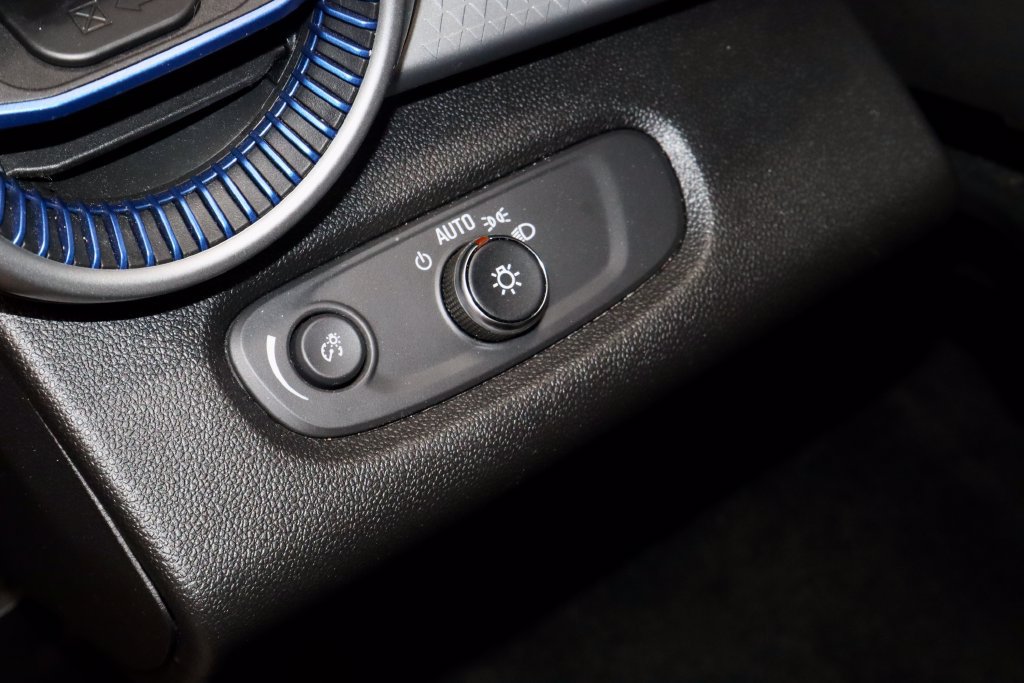 Used 2025 Chevrolet Trax LS FWD image 26