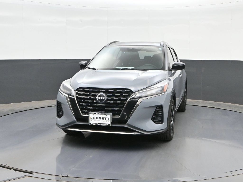 Used 2022 Nissan Kicks SR w/ Interior Electronics Package FWD image 25