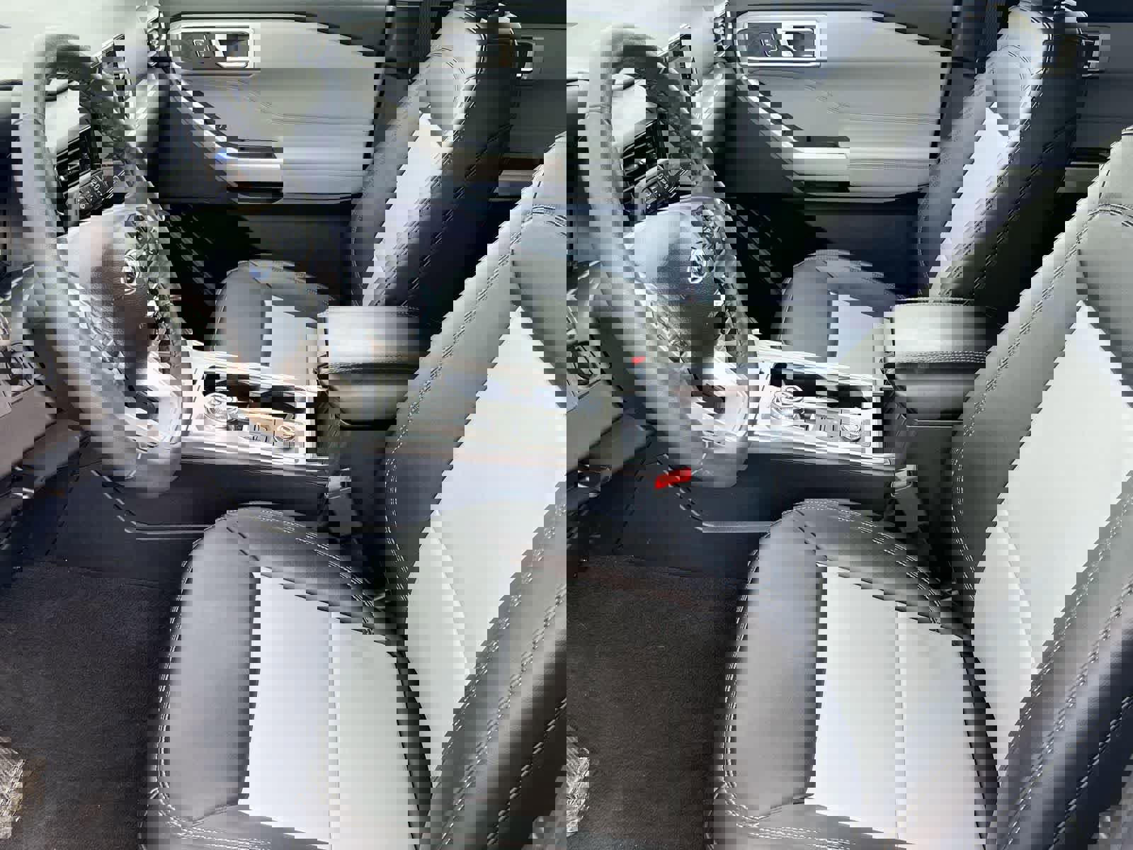 Certified 2024 Ford Explorer XLT w/ Equipment Group 202A image 10