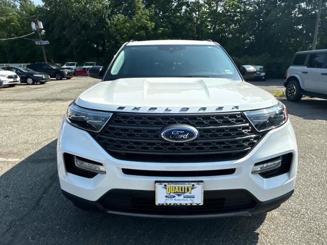 Certified 2023 Ford Explorer XLT w/ Equipment Group 202A AWD/4WD image 2