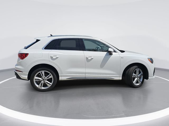 Used 2021 Audi Q3 2.0T Premium AWD/4WD image 2