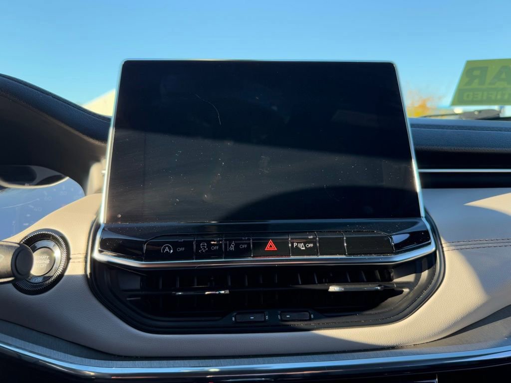 Used 2024 Jeep Compass Limited image 39