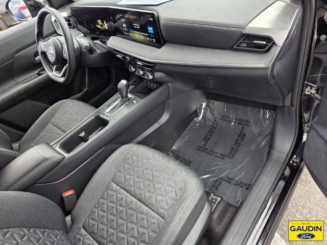 Used 2025 Nissan Kicks SV FWD image 17