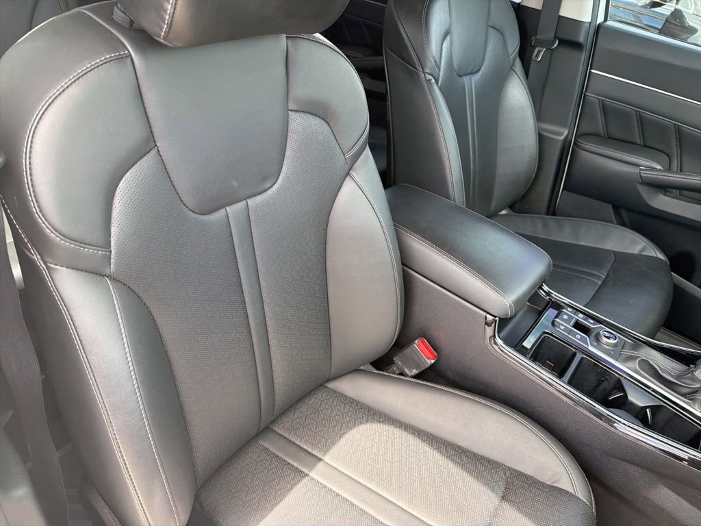 Used 2023 Kia Sorento SX AWD/4WD image 35