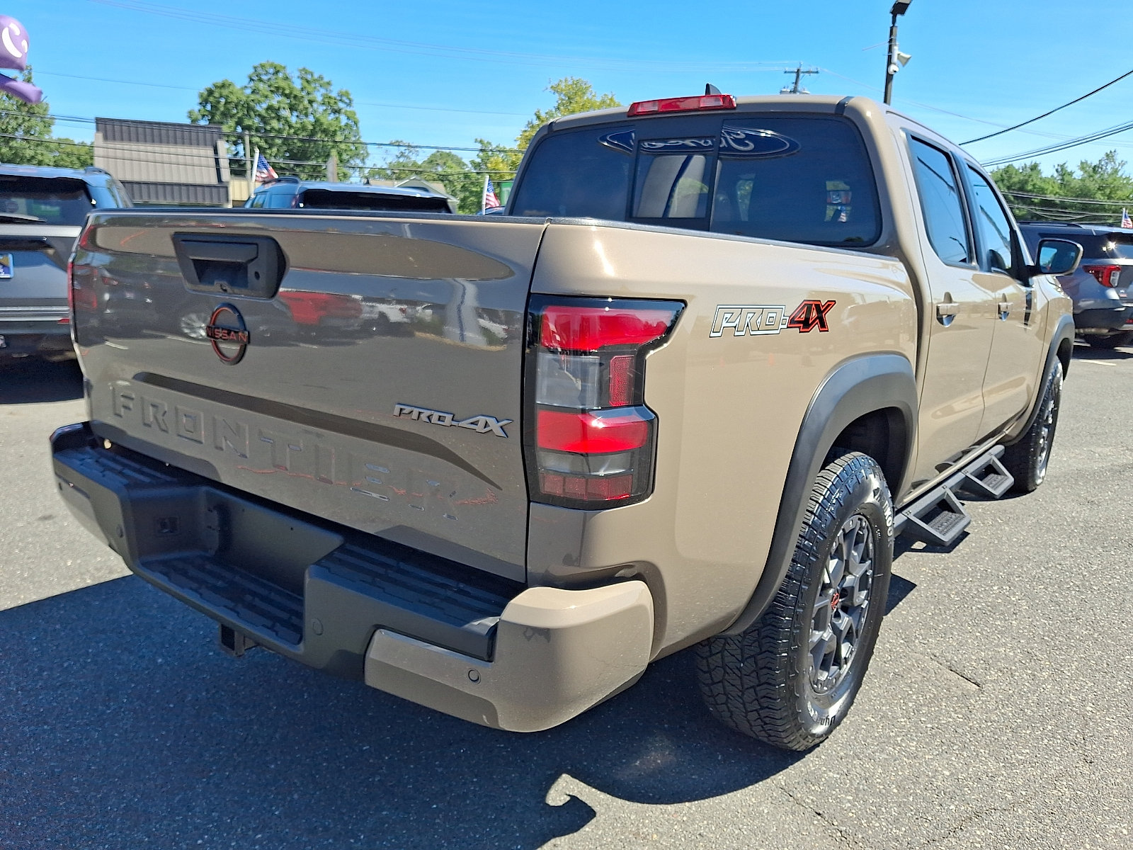 Used 2022 Nissan Frontier PRO-4X w/ Pro-4X Premium Package AWD/4WD image 10