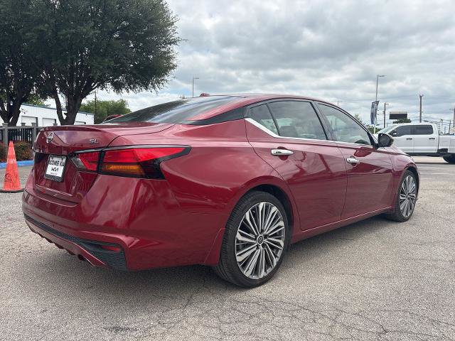 Used 2024 Nissan Altima 2.5 SL FWD image 3