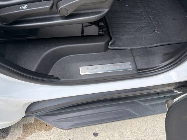 Used 2023 GMC Yukon Denali AWD/4WD image 29