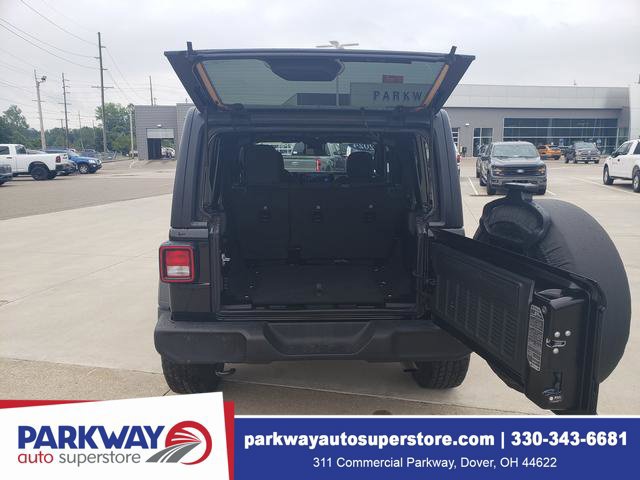 Used 2024 Jeep Wrangler Unlimited Sport AWD/4WD image 7