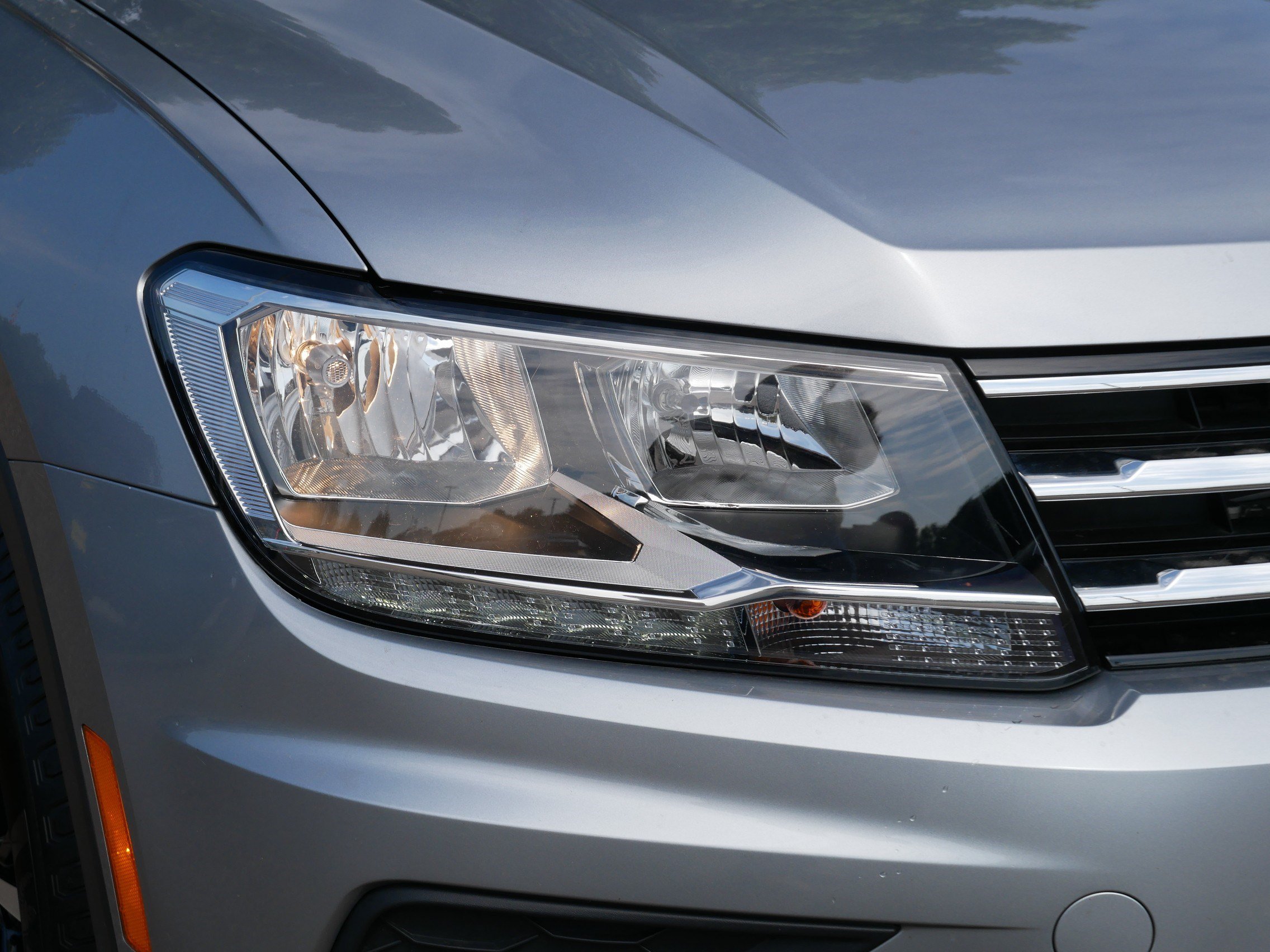 Used 2021 Volkswagen Tiguan SE AWD/4WD image 16