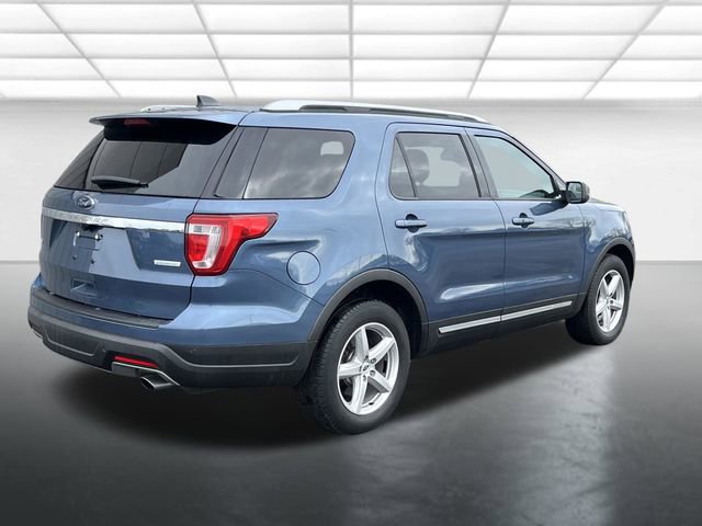 Certified 2018 Ford Explorer XLT image 4