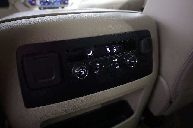 Used 2020 GMC Yukon Denali w/ Denali Premium Package AWD/4WD image 30