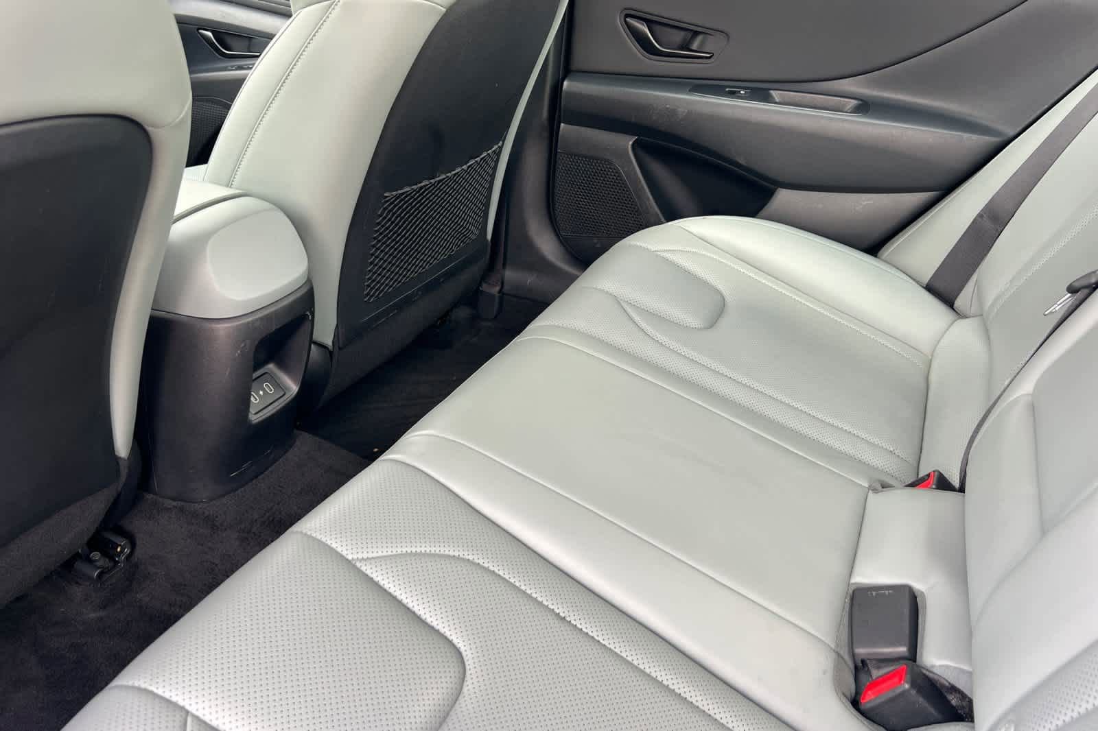 Used 2024 Hyundai Elantra Limited image 10