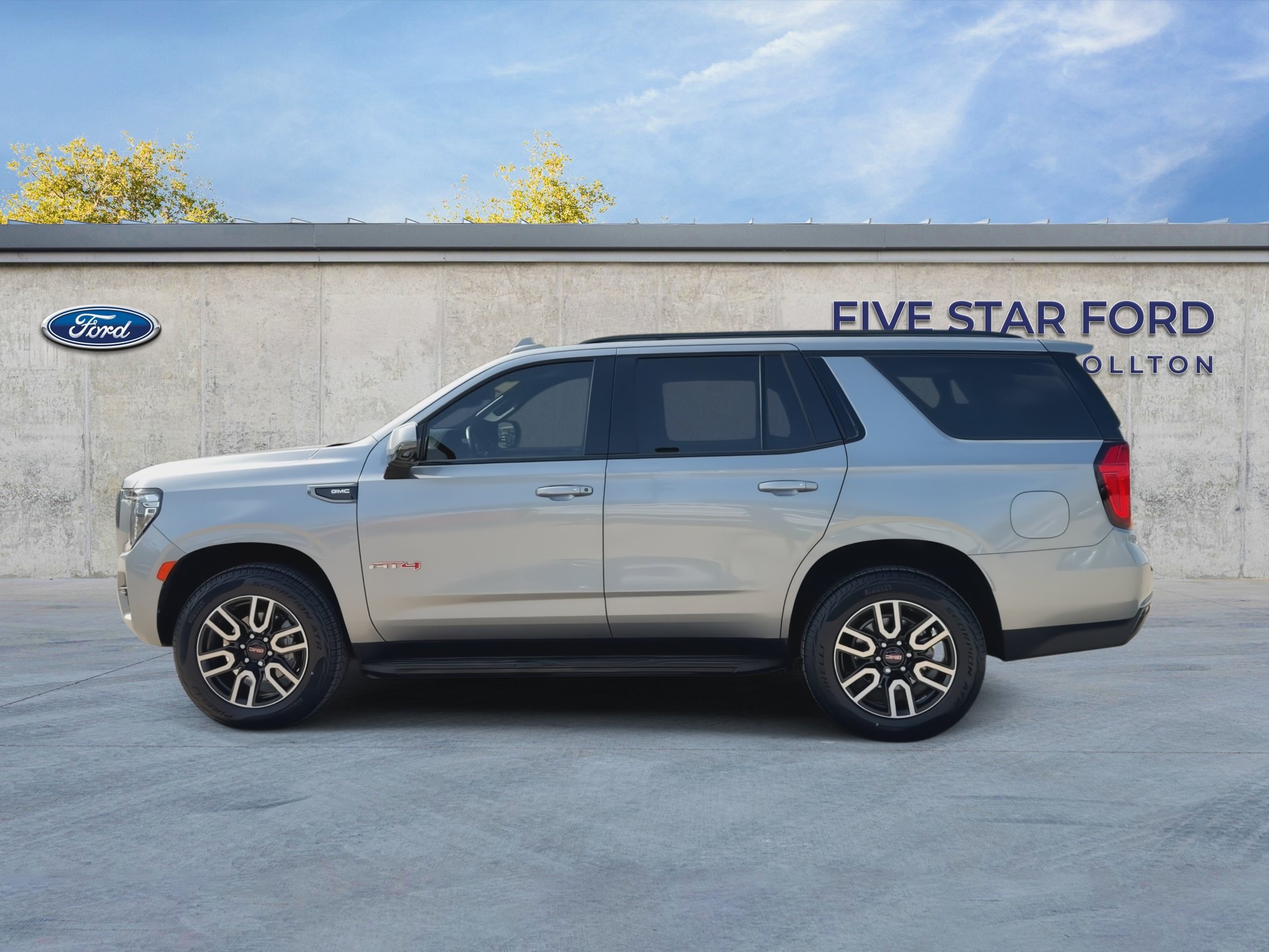 Used 2024 GMC Yukon AT4 w/ Technology Package AWD/4WD image 5