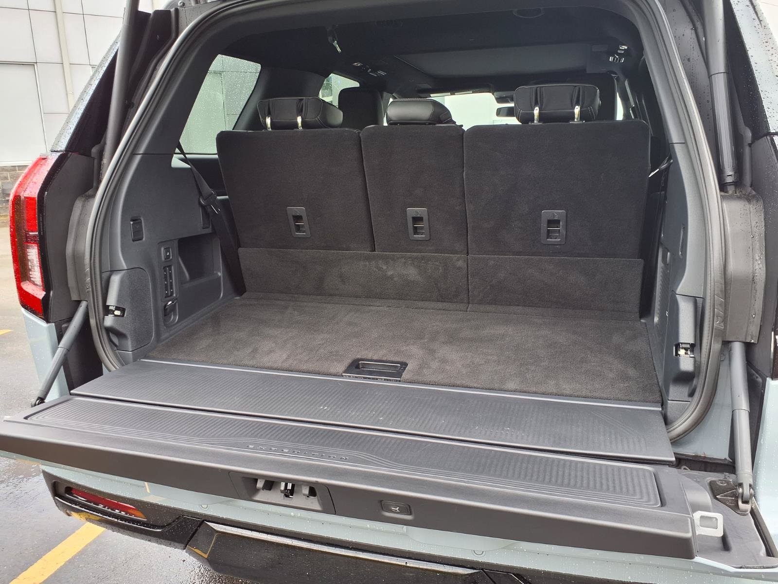 Certified 2026 Ford Expedition Platinum w/ Stealth Performance Package AWD/4WD image 13