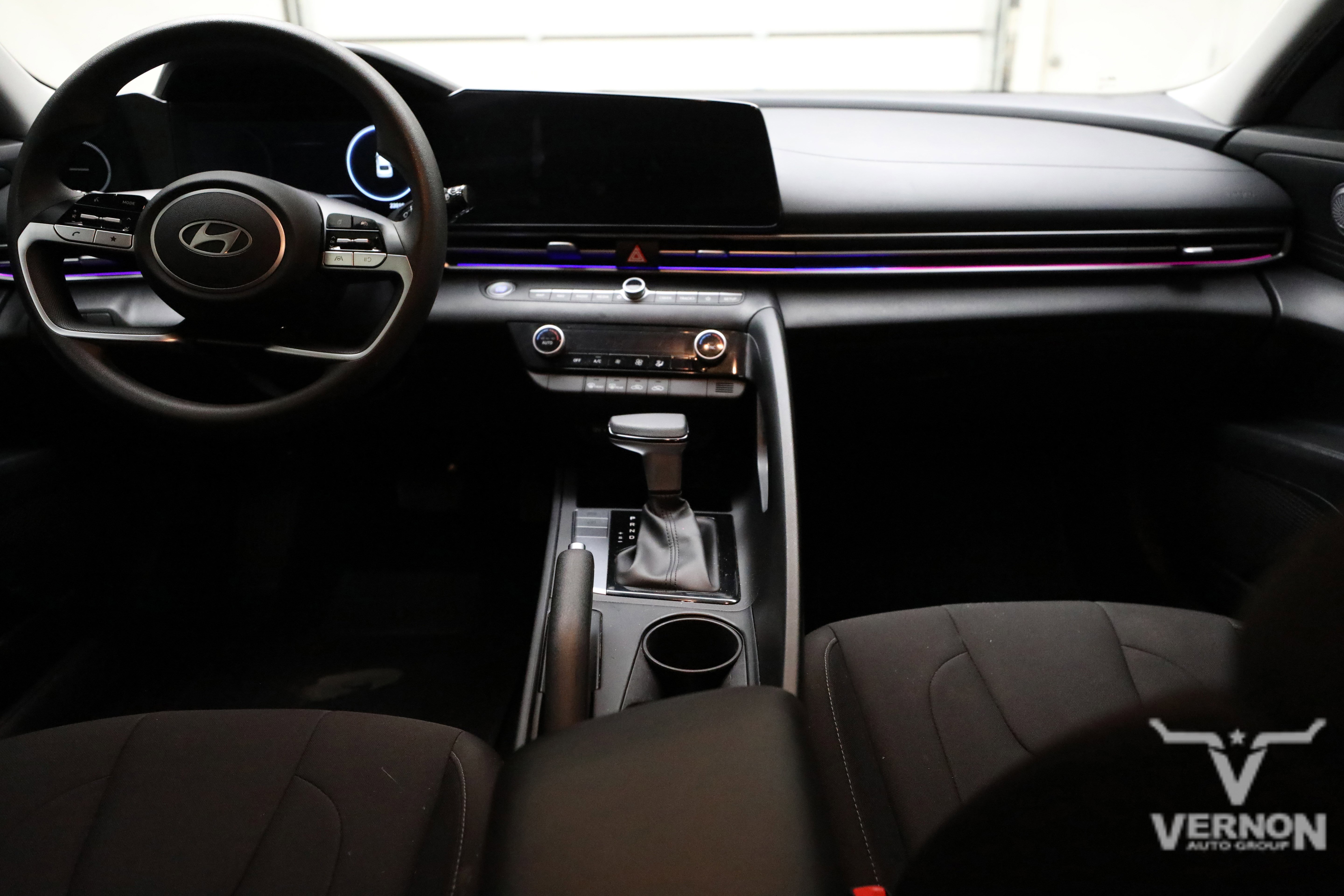 Used 2024 Hyundai Elantra SEL image 35