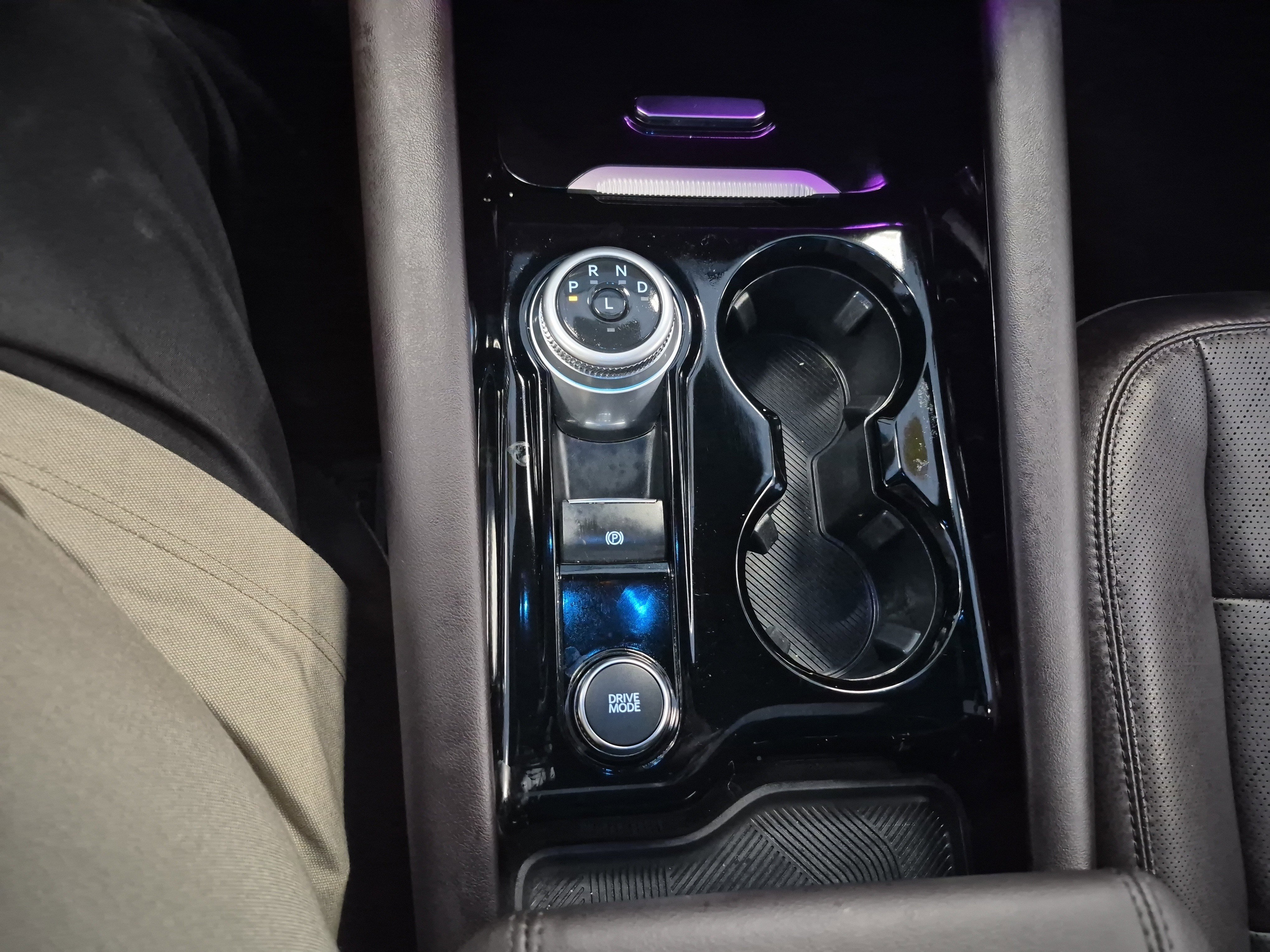 Certified 2025 Ford Explorer Platinum image 30