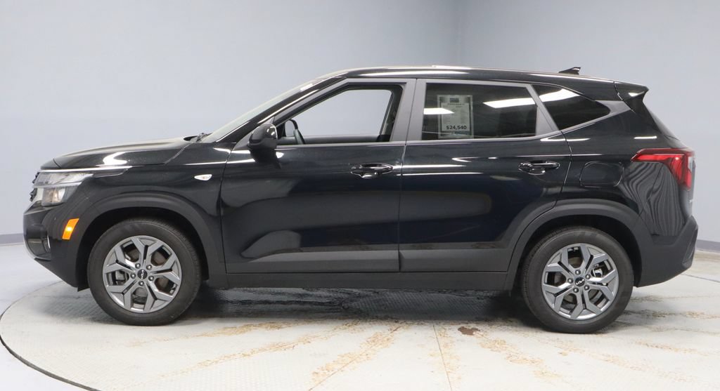 Used 2024 Kia Seltos LX AWD/4WD image 4