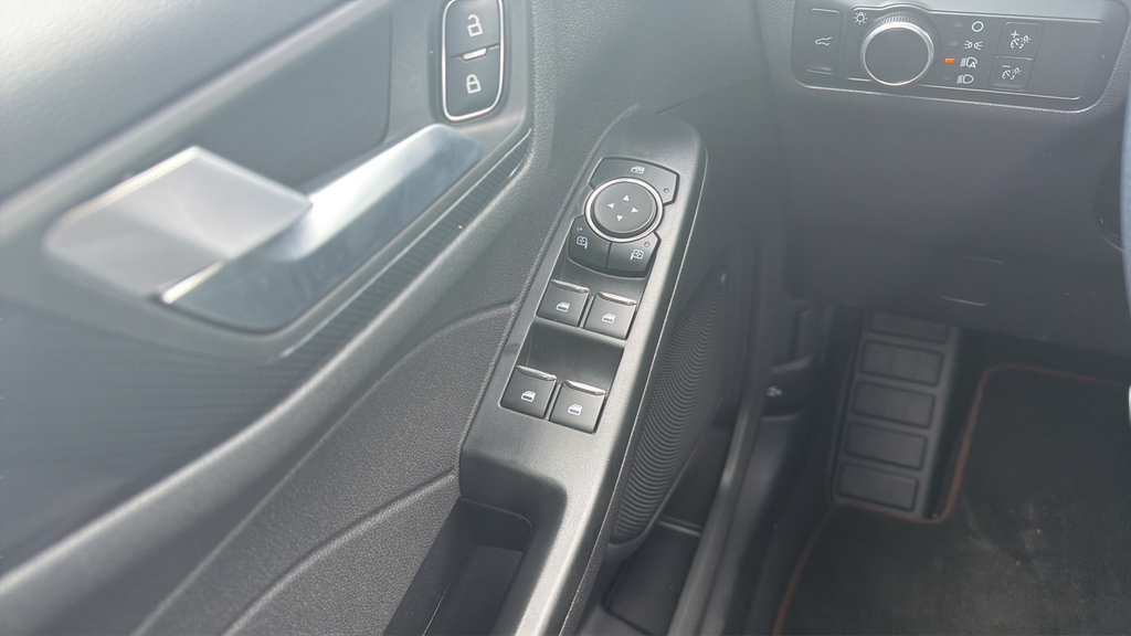 Certified 2023 Ford Escape ST-Line w/ Tech Pack #1 FWD image 14