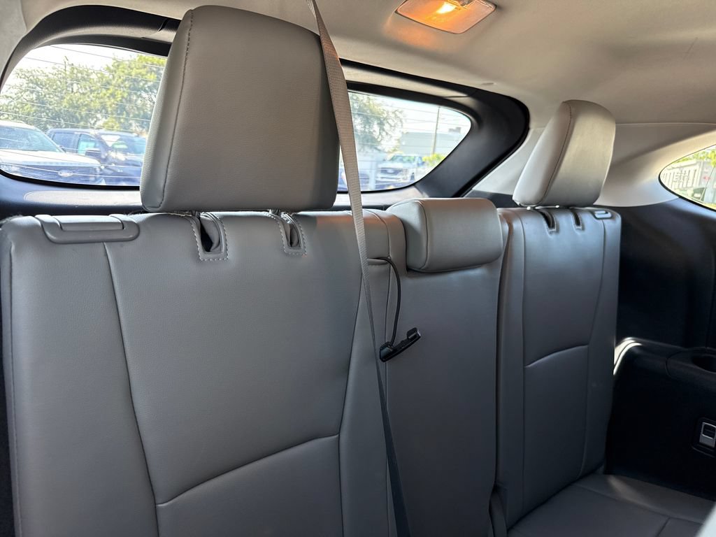 Used 2021 Toyota Highlander XLE FWD image 27