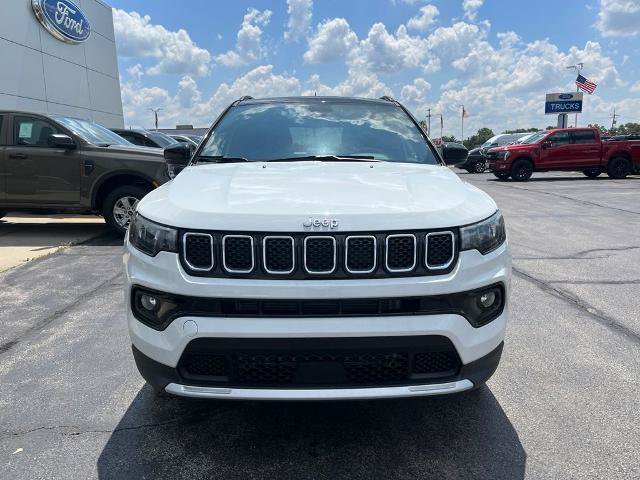 Used 2023 Jeep Compass Limited w/ Sun and Sound Group AWD/4WD image 2