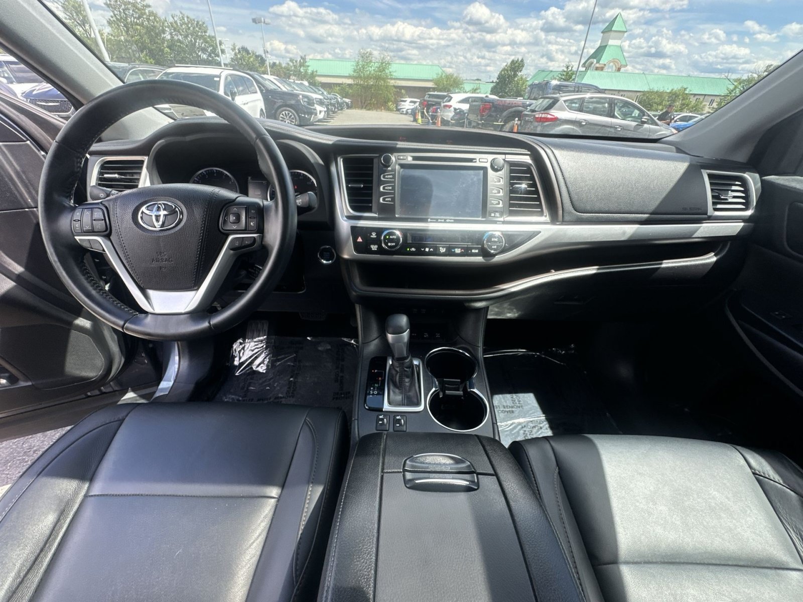 Used 2018 Toyota Highlander XLE AWD/4WD image 30