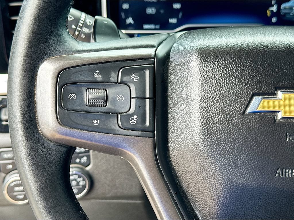 Used 2023 Chevrolet Silverado 1500 High Country w/ Technology Package AWD/4WD image 12