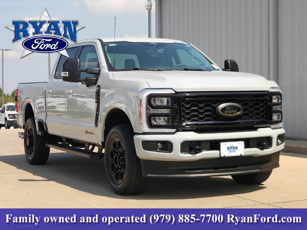 Certified 2025 Ford F250 XLT w/ Black Appearance Package AWD/4WD image 2