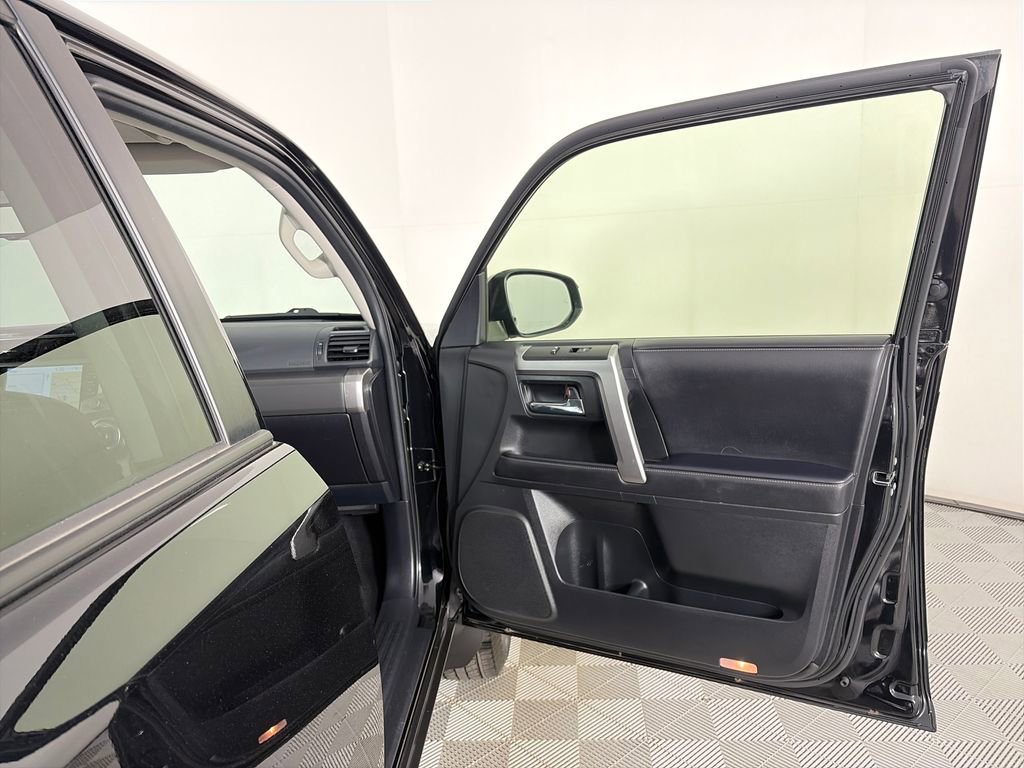 Used 2024 Toyota 4Runner SR5 Premium w/ Moonroof Package RWD image 30