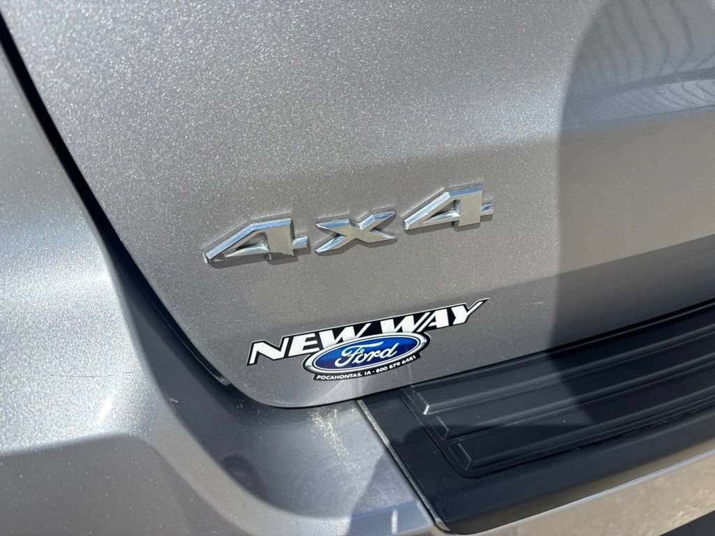 Used 2019 Jeep Grand Cherokee Laredo w/ 18" Wheel & 8.4" Radio Group AWD/4WD image 10