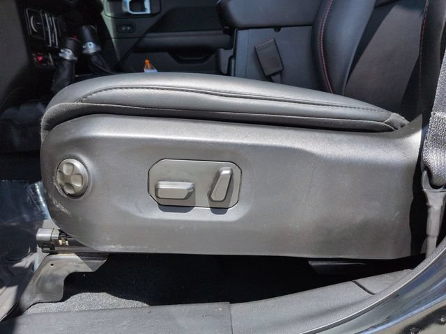 Used 2024 Jeep Wrangler Unlimited Rubicon w/ Convenience Group AWD/4WD image 23