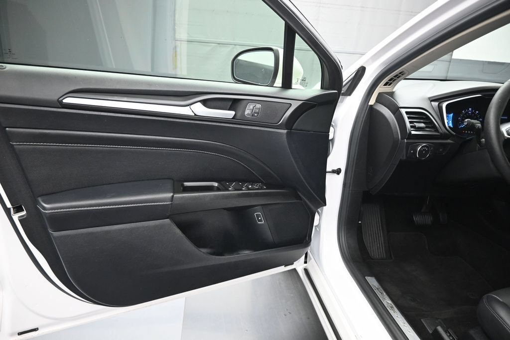 Certified 2019 Ford Fusion Energi Titanium FWD image 13