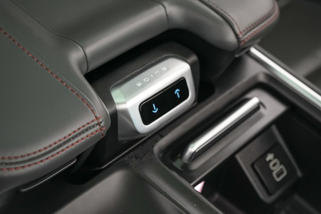 Certified 2025 Ford Expedition Active AWD/4WD image 30