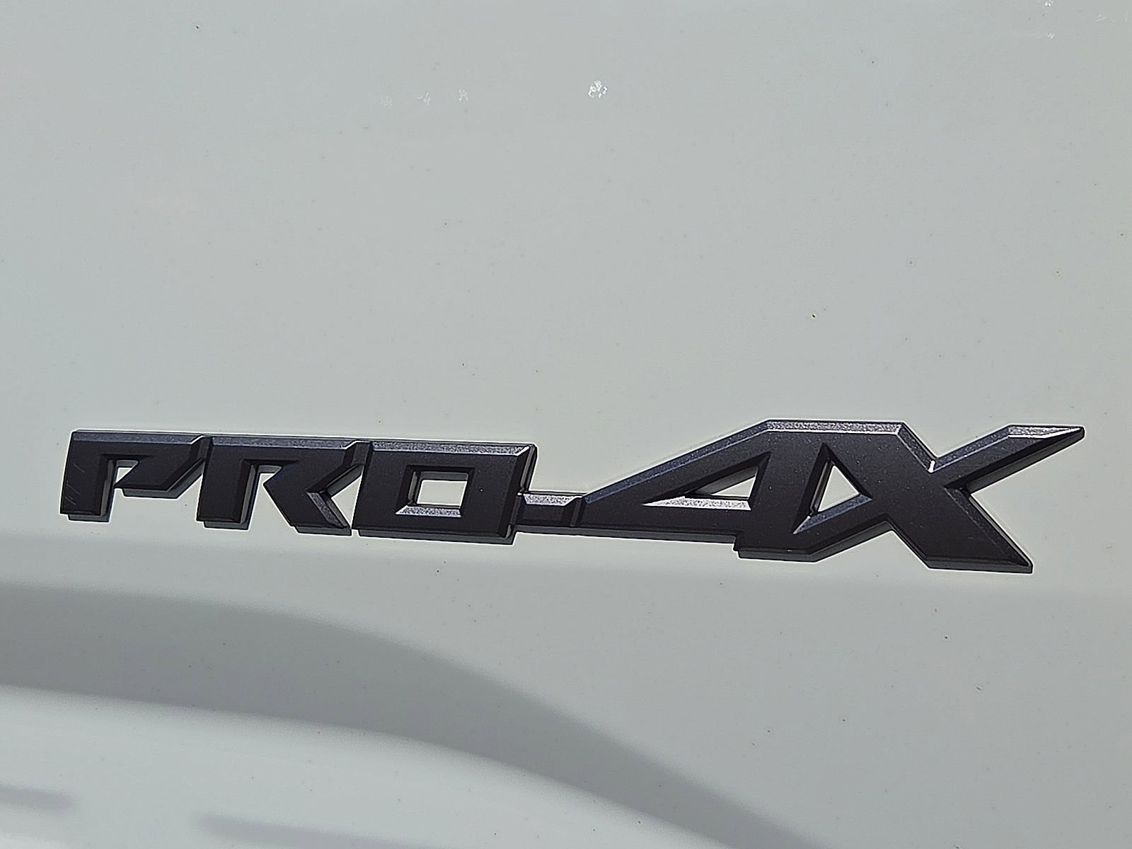 Used 2022 Nissan Frontier PRO-4X w/ Pro-4X Premium Package AWD/4WD image 9
