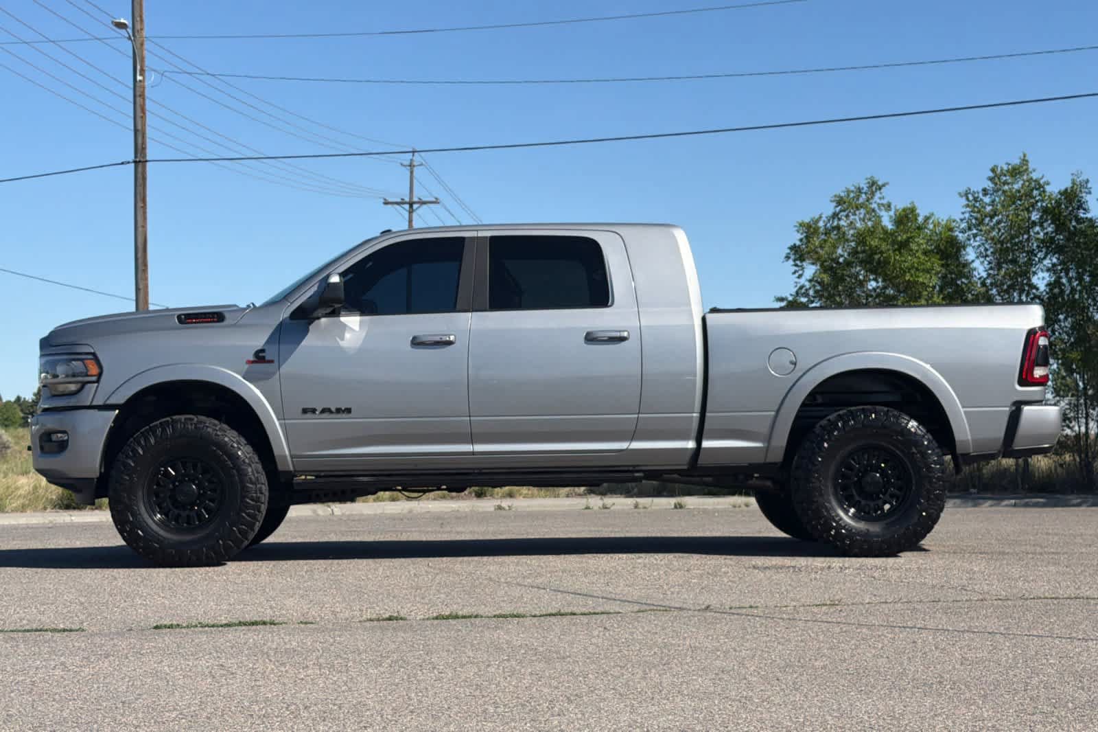 Used 2022 RAM 2500 Laramie w/ Night Edition AWD/4WD image 5