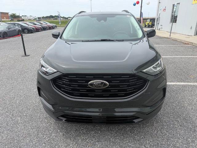 Certified 2022 Ford Edge SE w/ Black Appearance Package AWD/4WD image 3