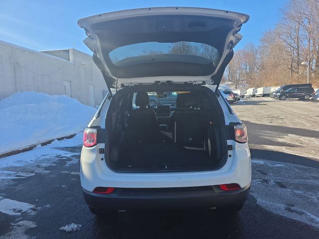 Used 2023 Jeep Compass Latitude w/ Sun and Sound Group image 18