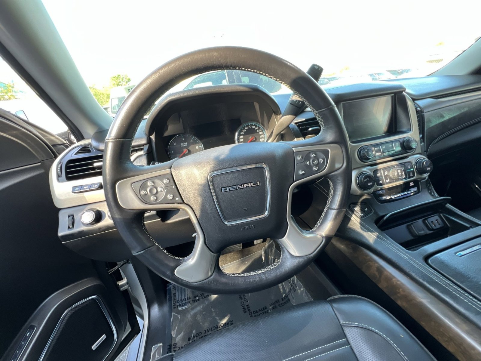 Used 2018 GMC Yukon Denali w/ Denali Ultimate Package AWD/4WD image 24