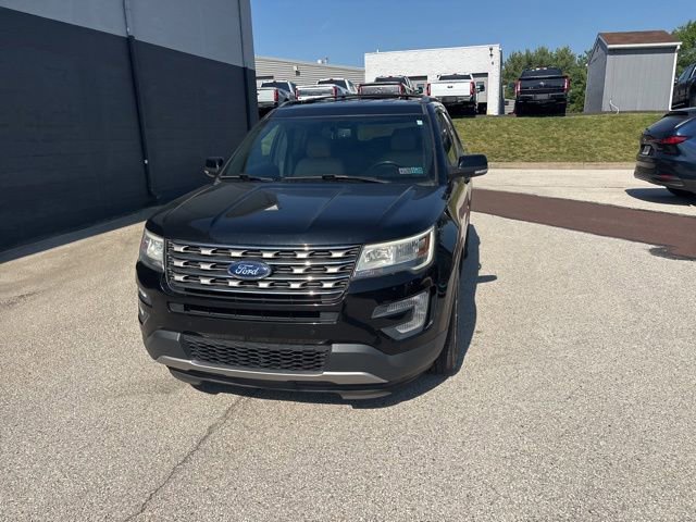 Certified 2017 Ford Explorer XLT w/ Equipment Group 202A FWD image 12