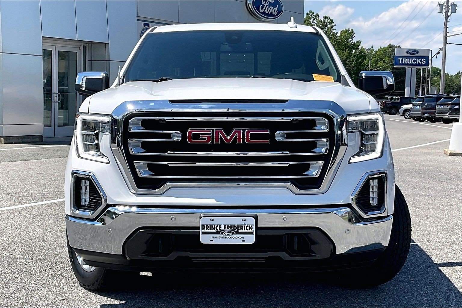 Used 2021 GMC Sierra 1500 SLT w/ SLT Premium Plus Package AWD/4WD image 2