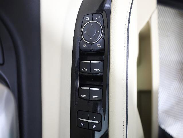 Used 2023 Cadillac Escalade ESV Premium Luxury w/ LPO, Illumination Package image 22