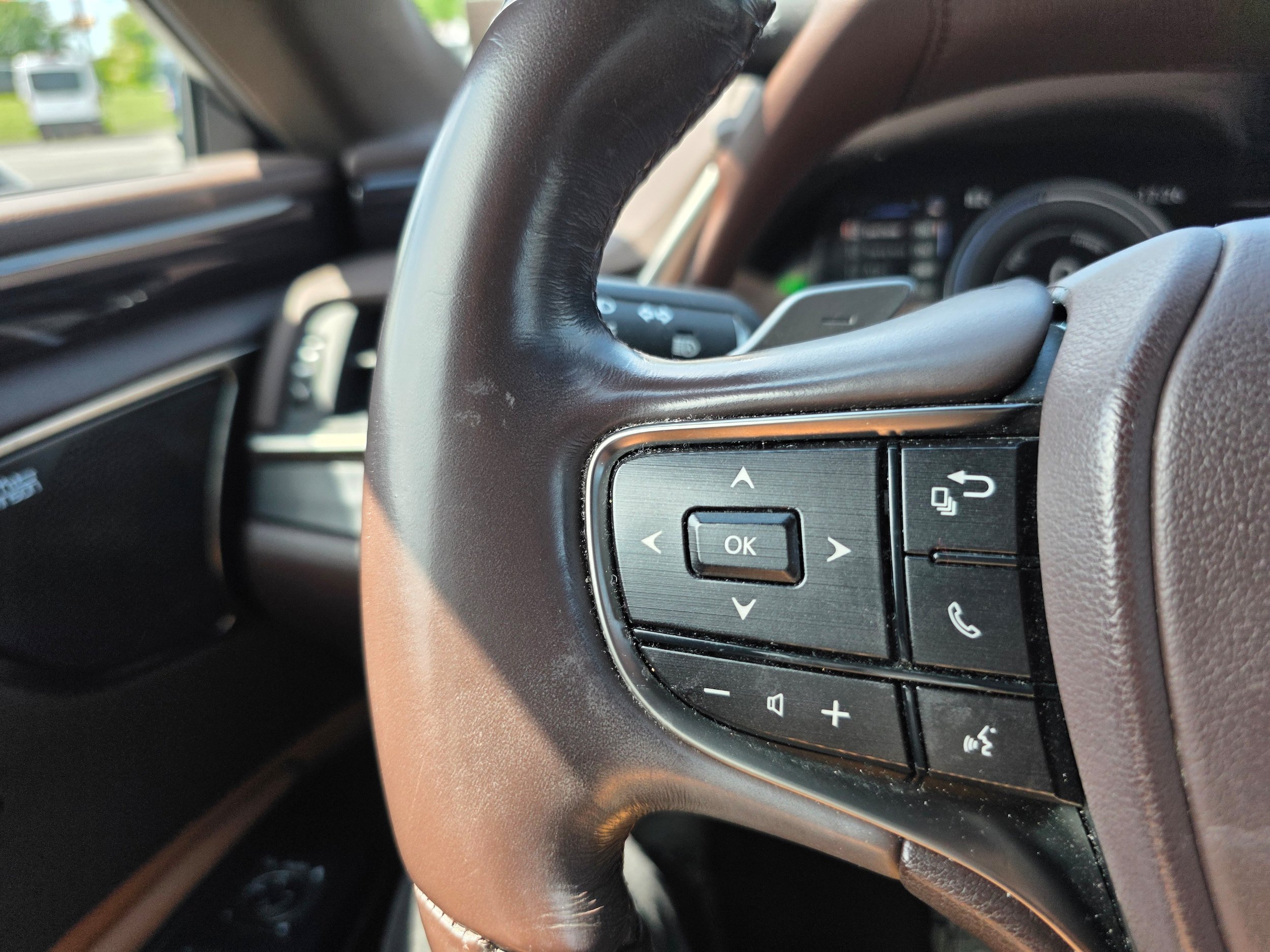 Used 2021 Lexus ES 300h w/ Accessory Package FWD image 15