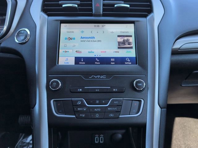 Certified 2020 Ford Fusion SE FWD image 24