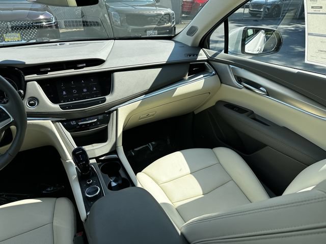 Used 2023 Cadillac XT5 Premium Luxury AWD/4WD image 17