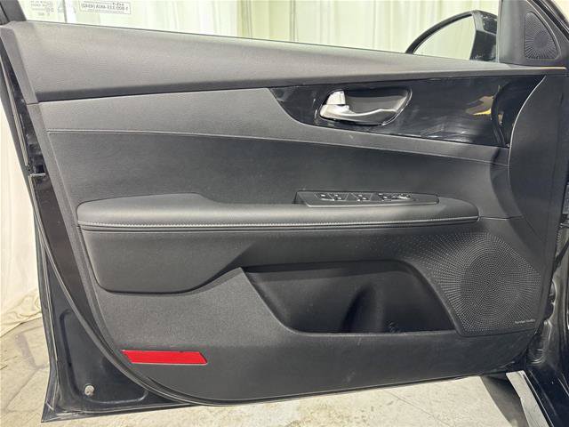 Used 2023 Kia Forte GT-Line w/ GT-Line Premium Package FWD image 17