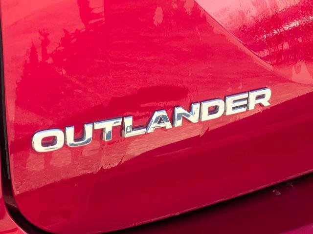 Used 2025 Mitsubishi Outlander SE AWD/4WD image 13