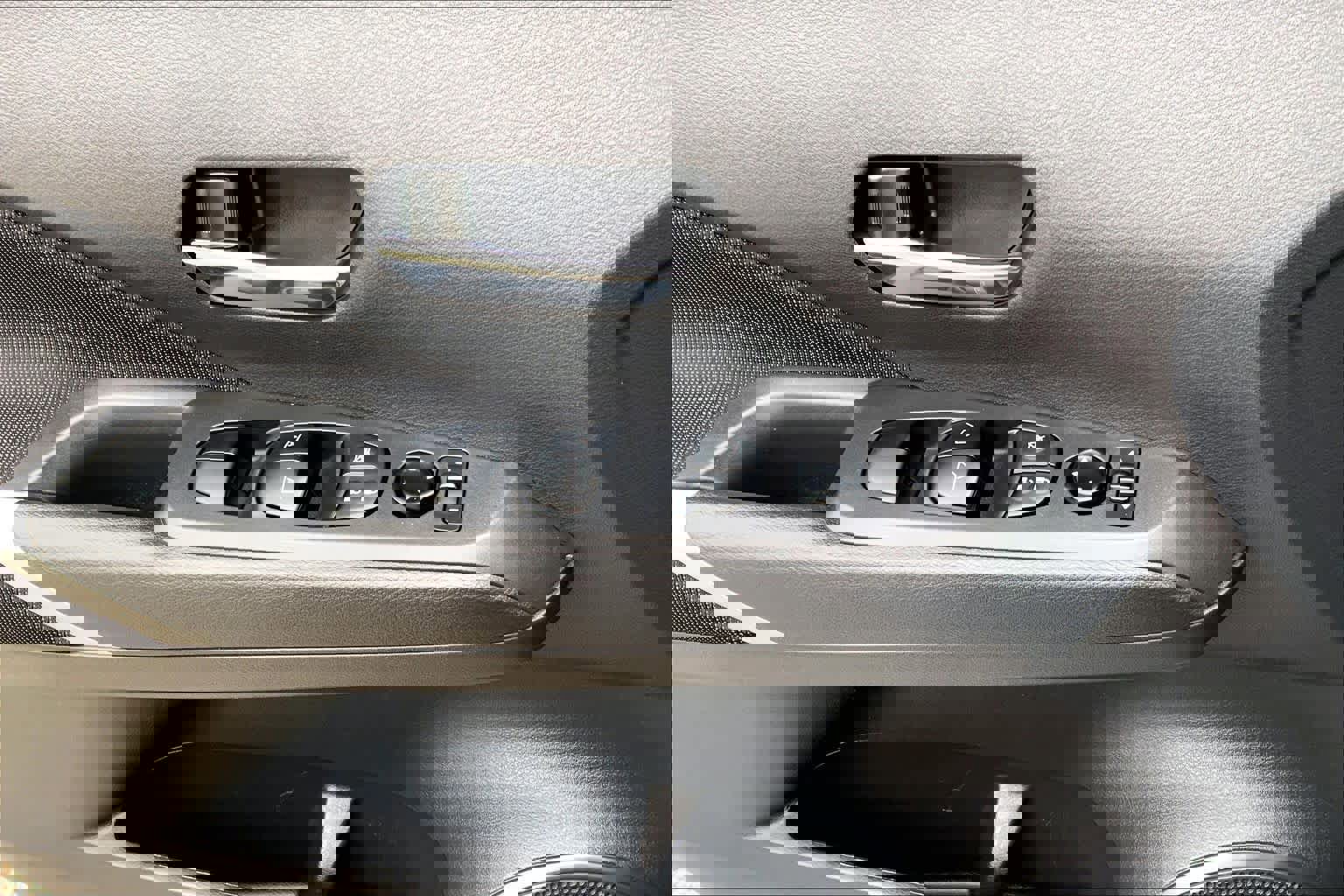 Used 2023 Nissan Kicks SV image 32