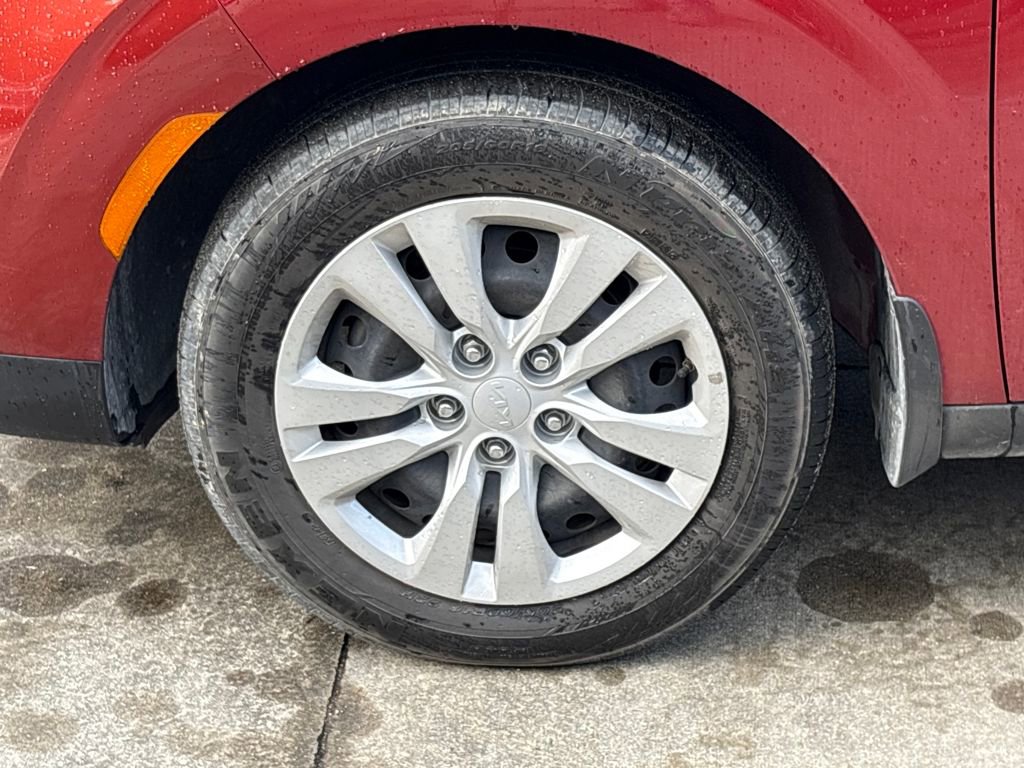 Used 2022 Kia Soul LX image 11