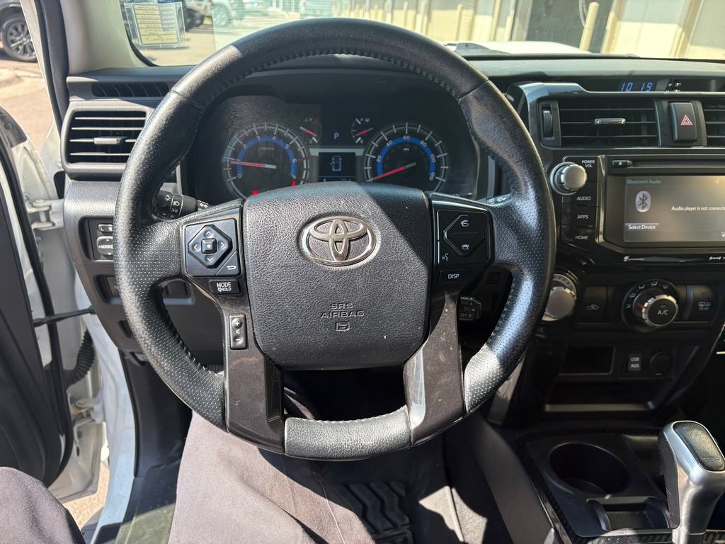 Used 2018 Toyota 4Runner SR5 AWD/4WD image 22